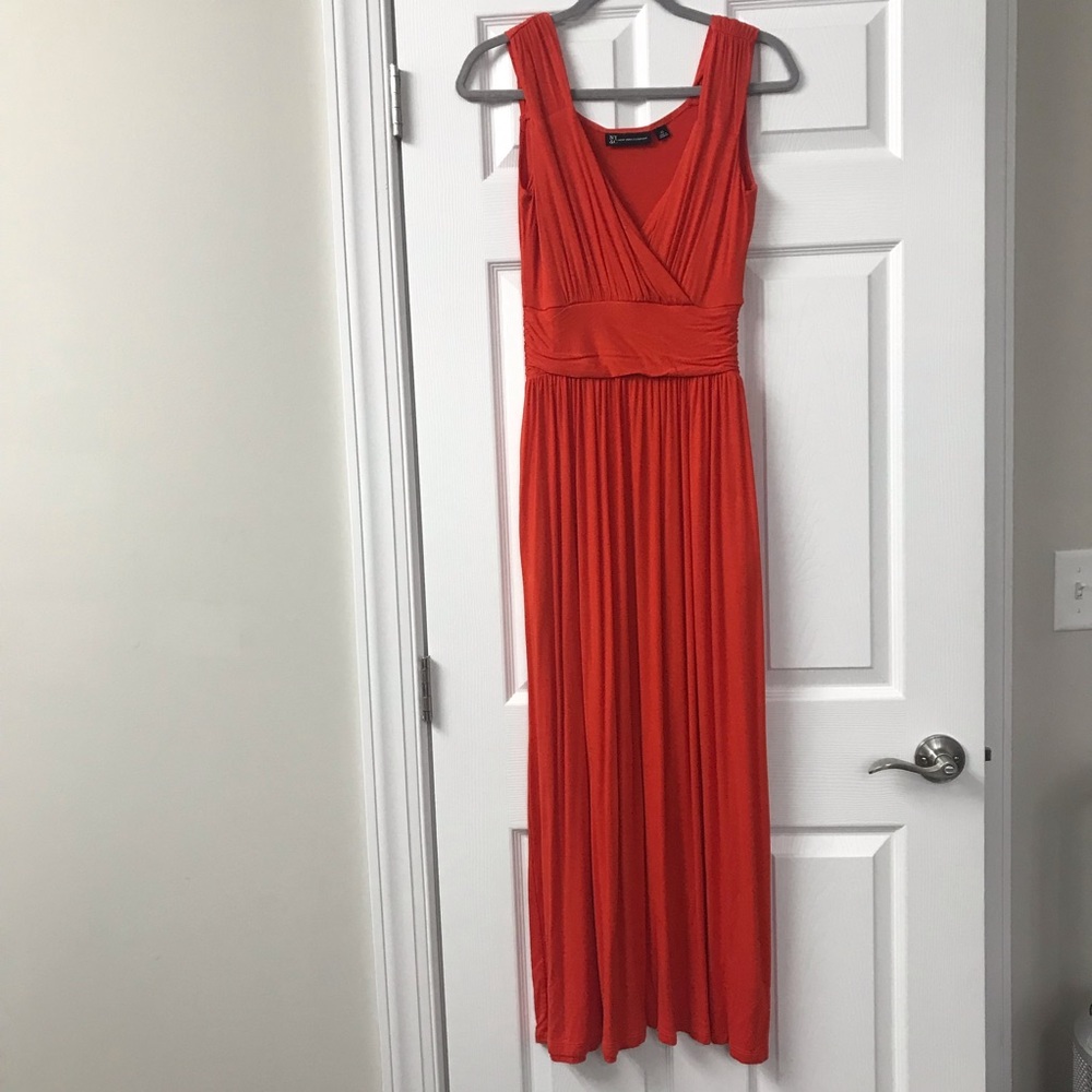 New York and Company Sleeveless V-neck Dress, Size XS